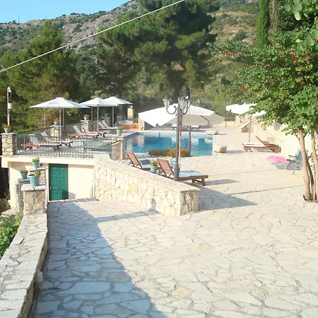 Merlot Village Kariá
