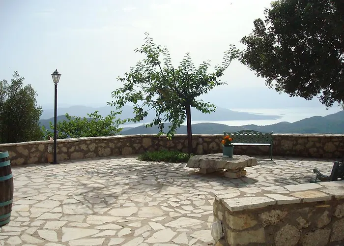 Merlot Village Kariá